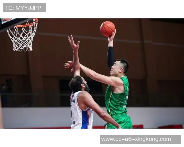 媒体人称庞峥麟运球技巧堪比郭艾伦引发热议 媒体人称庞峥麟运球技巧堪比郭艾伦引发热议