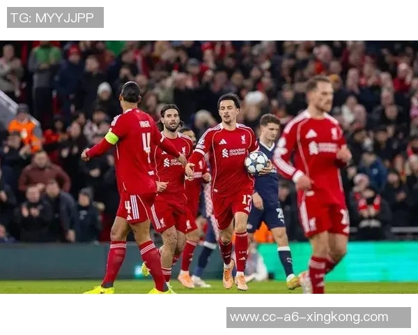 柯蒂斯琼斯感恩萨拉赫支持享受脚下有球的乐趣与挑战